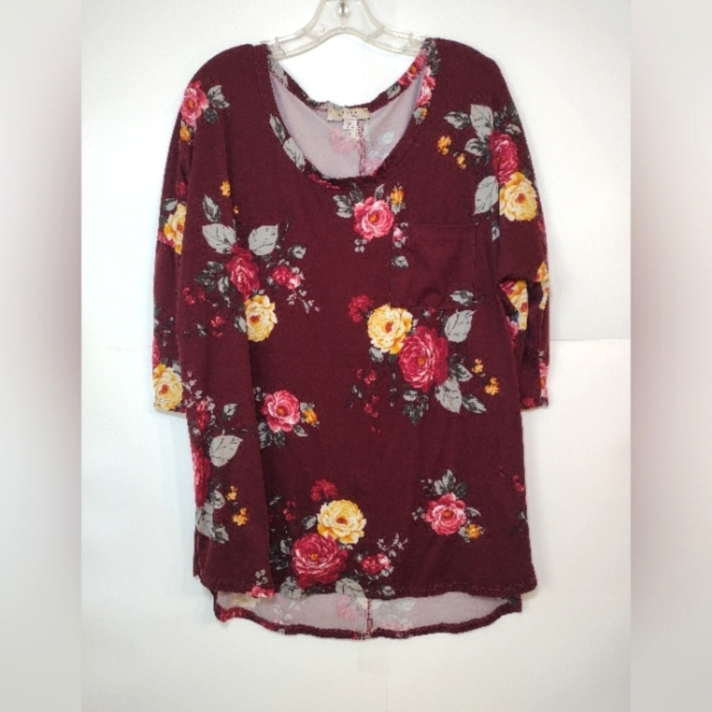 Misia Women's Curvy Floral Burgundy Top Size (2X)